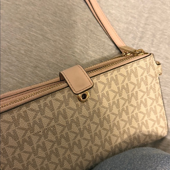 Michael Kors Wallet Wristlet - Picture 3 of 7